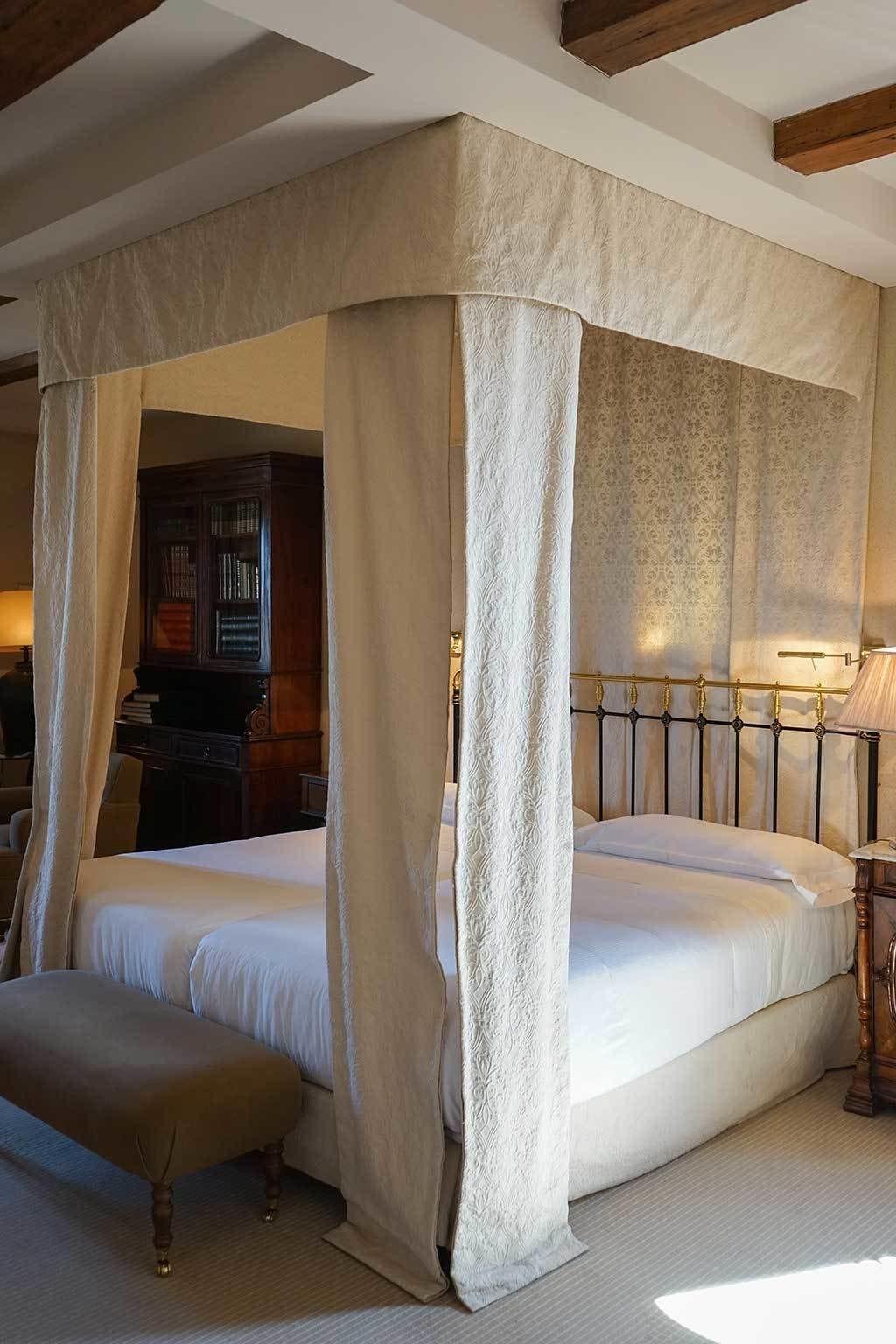 Landa Hotel Burgos Exterior photo A room at the hotel