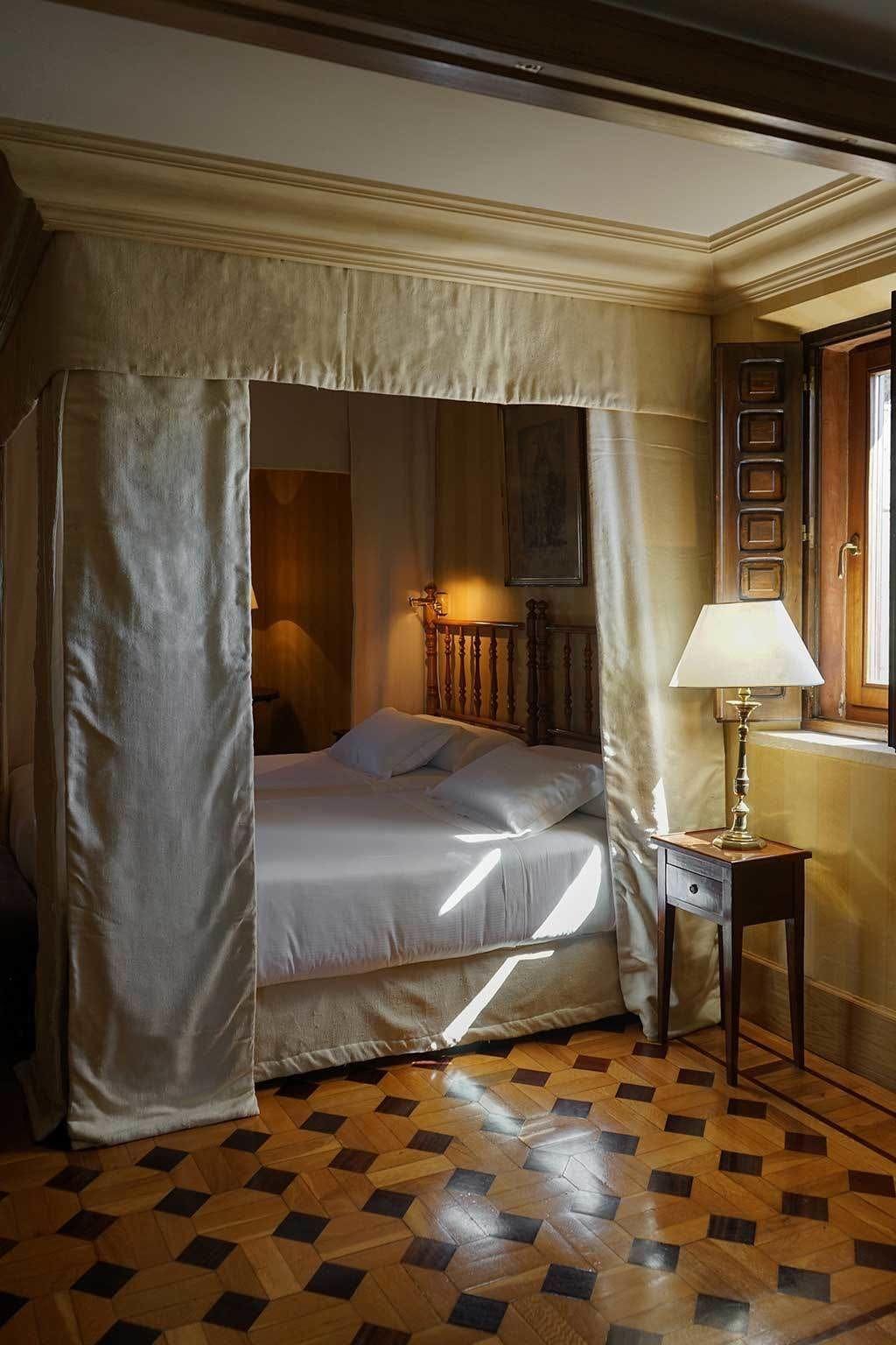 Landa Hotel Burgos Exterior photo A room at the hotel