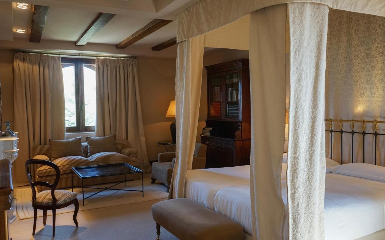 Landa Hotel Burgos Exterior photo A room at the hotel