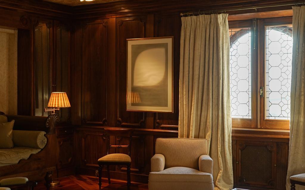 Landa Hotel Burgos Exterior photo Curtains in a living room