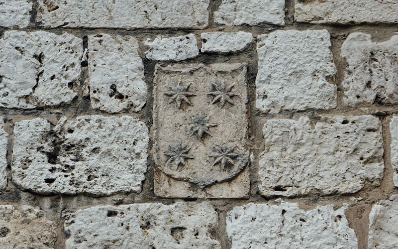 Landa Hotel Burgos Exterior photo Coat of arms of the House of Hohenberg