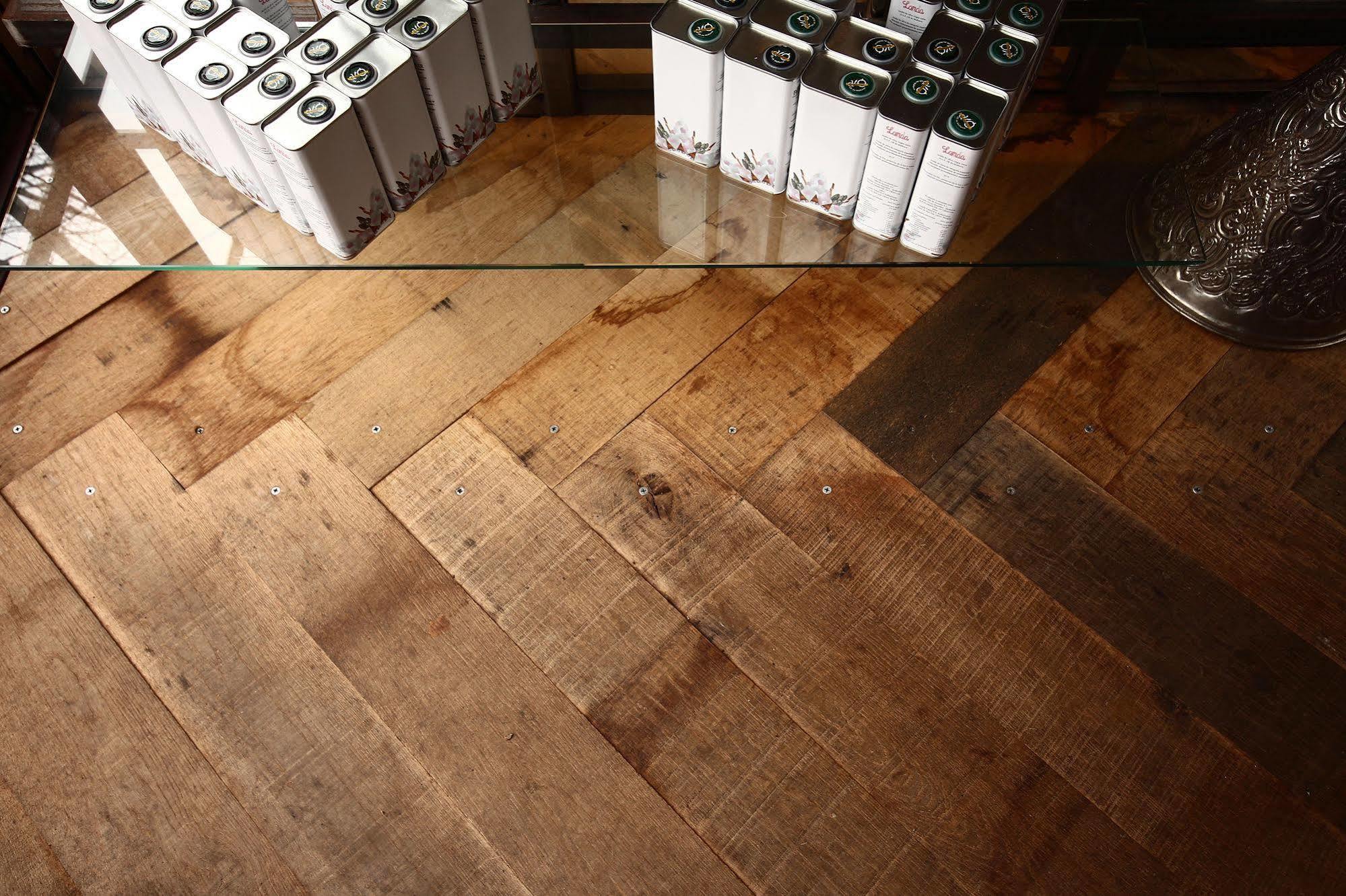 Landa Hotel Burgos Exterior photo A floor made of maple wood